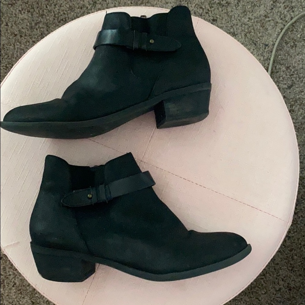 Madden Girl Chelsea Boots